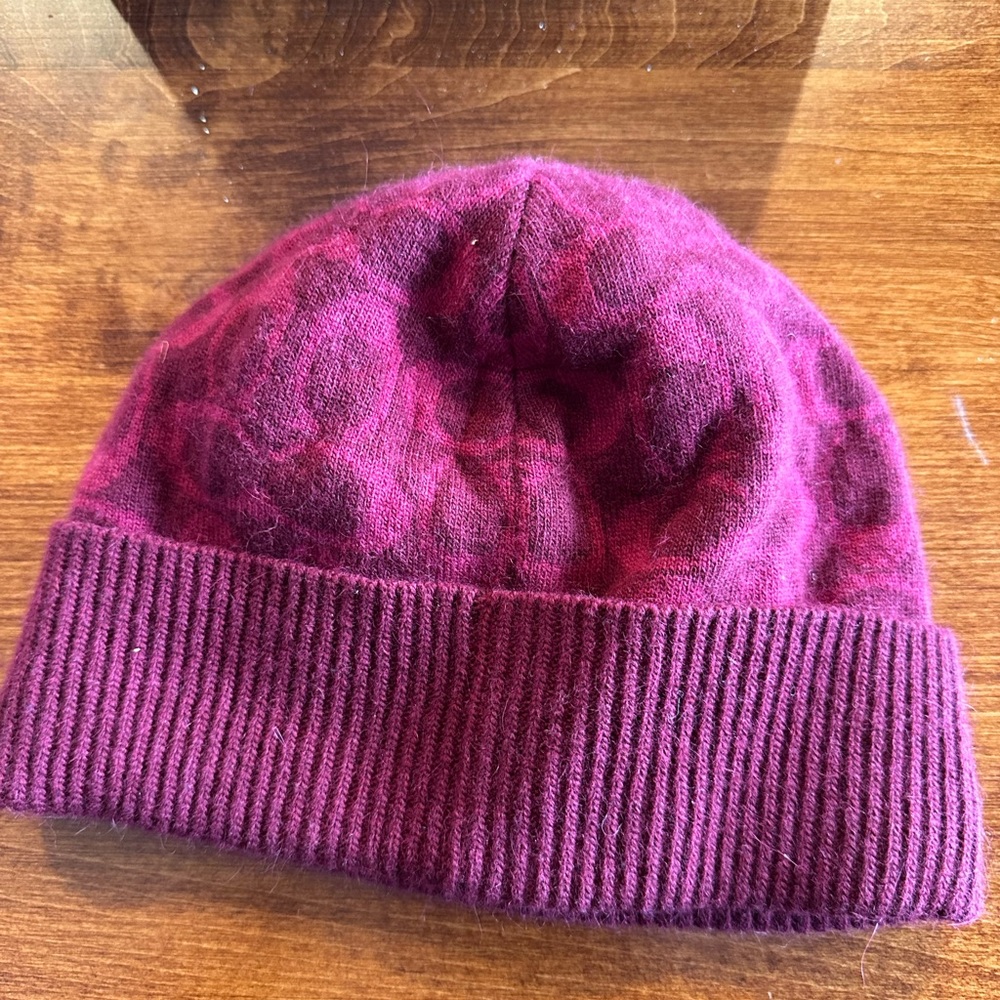Nwt coach logo hat in maroon - one size